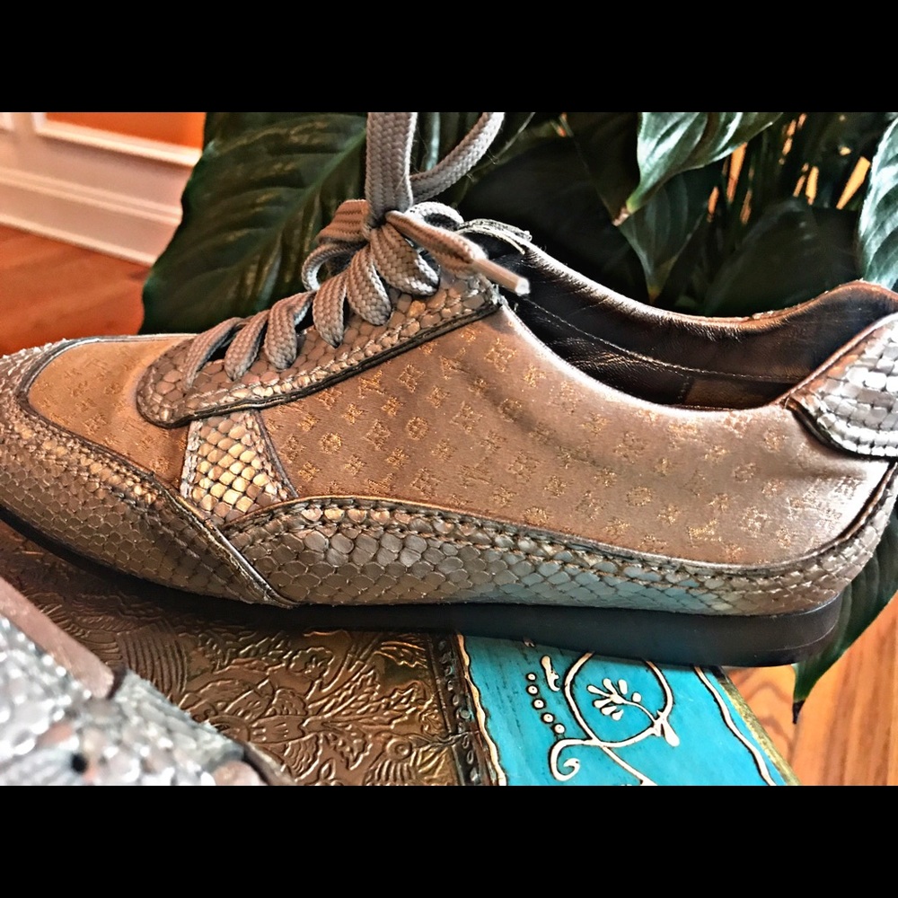 🌟FINAL SALE 🌟 Louis Vuitton limited edition